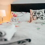 Casa David - Near - Coresi Plaza -Cozy Studios And Flats #Brasov
