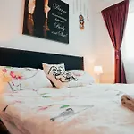 Casa David - Near - Coresi Plaza -Cozy Studios And Flats #Brasov